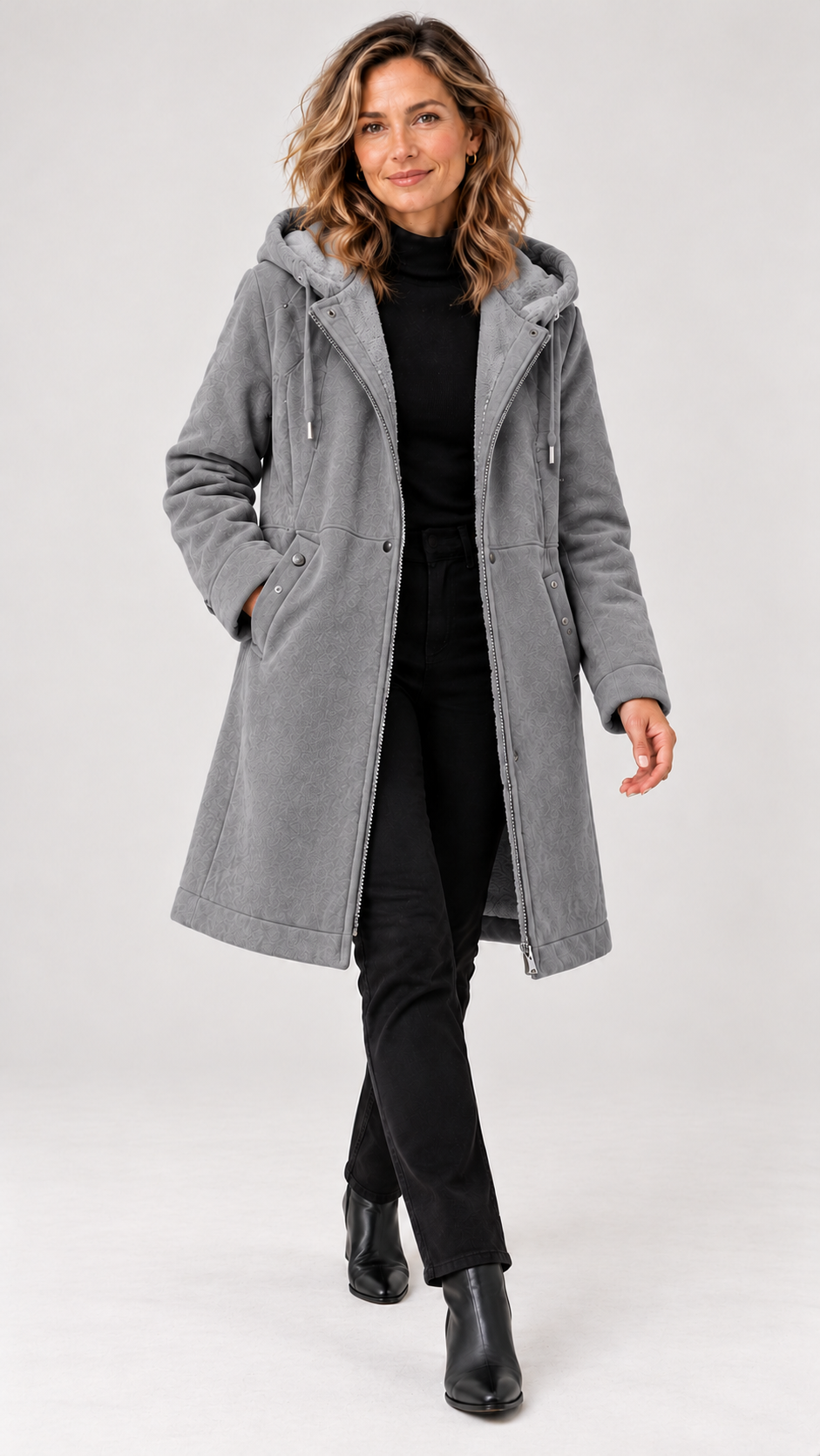 Casaco Feminino com Forro Fleece e Capuz Astrid