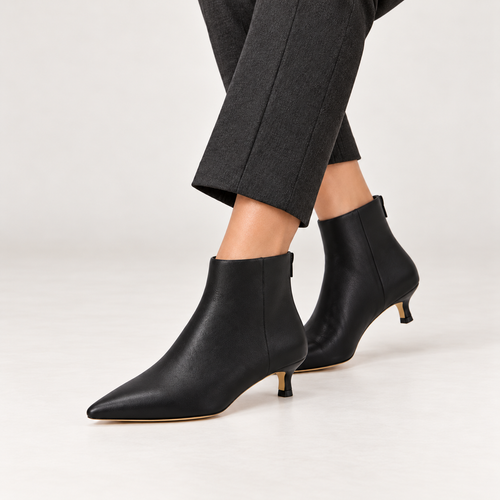 Bota de bico fino com salto kitten – Preto – Am Fuß