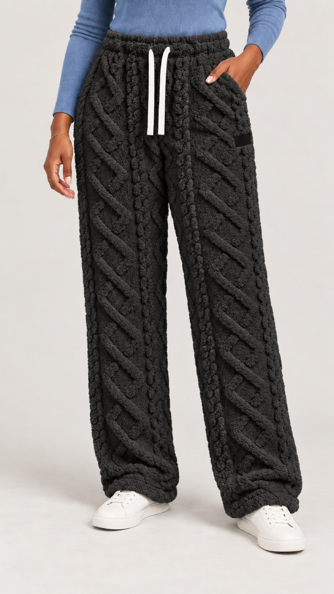 Alina Loungehose in Preto – capa