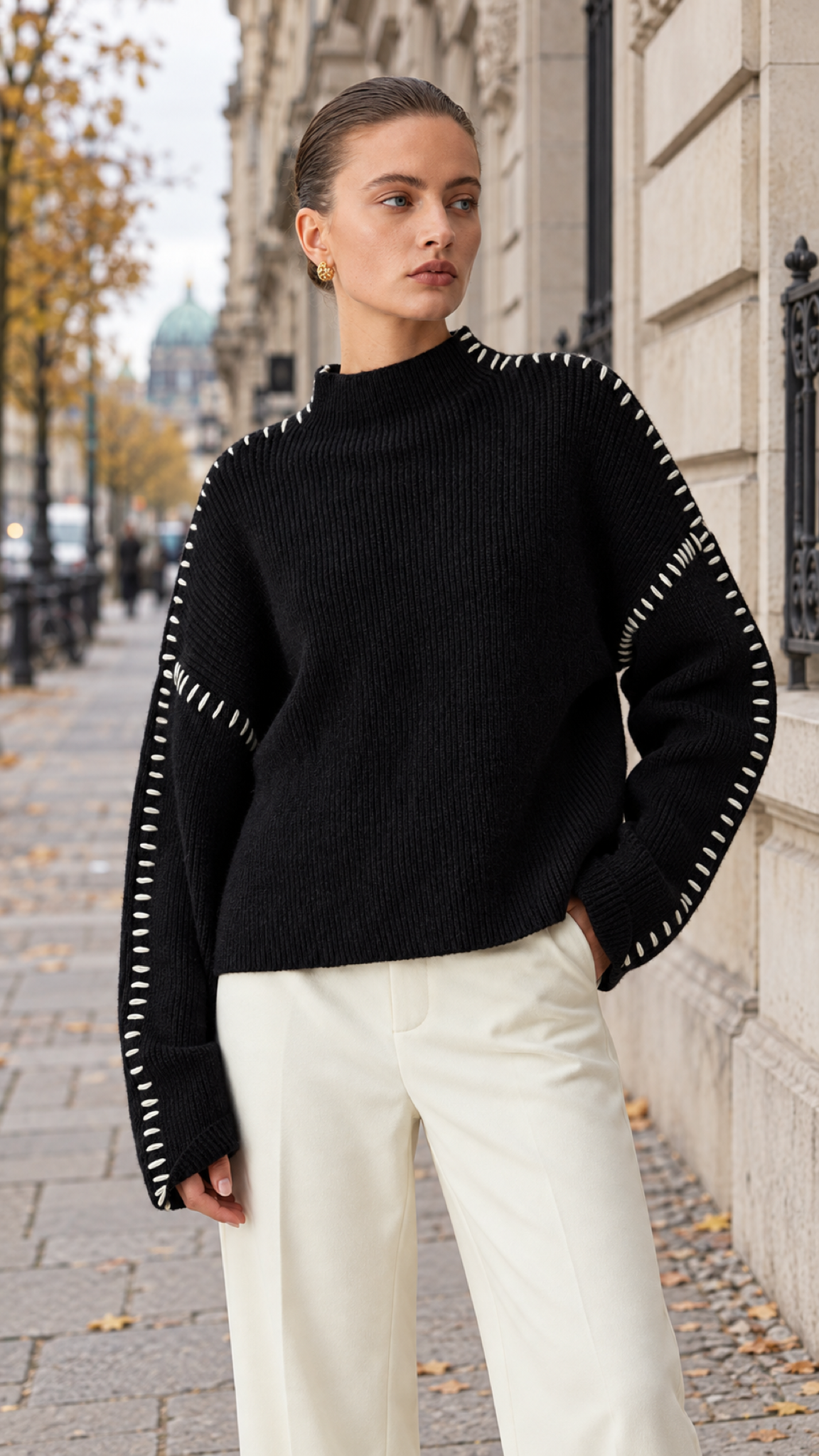Alma – Pretoer Oversizepullover, Lifestyle in Berlin