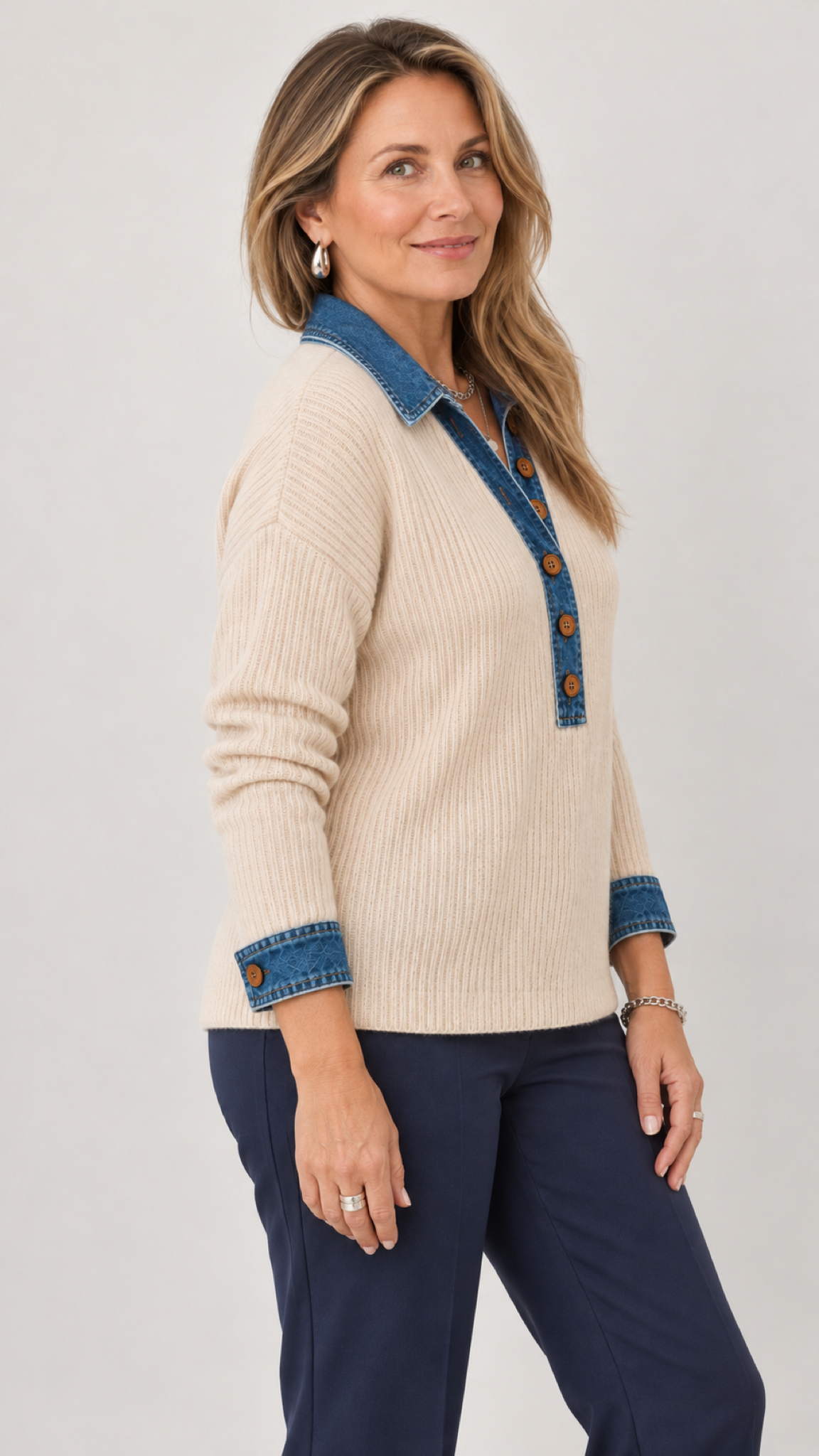 Clarisse Rippstrick-Polo in Creme – Vista lateral
