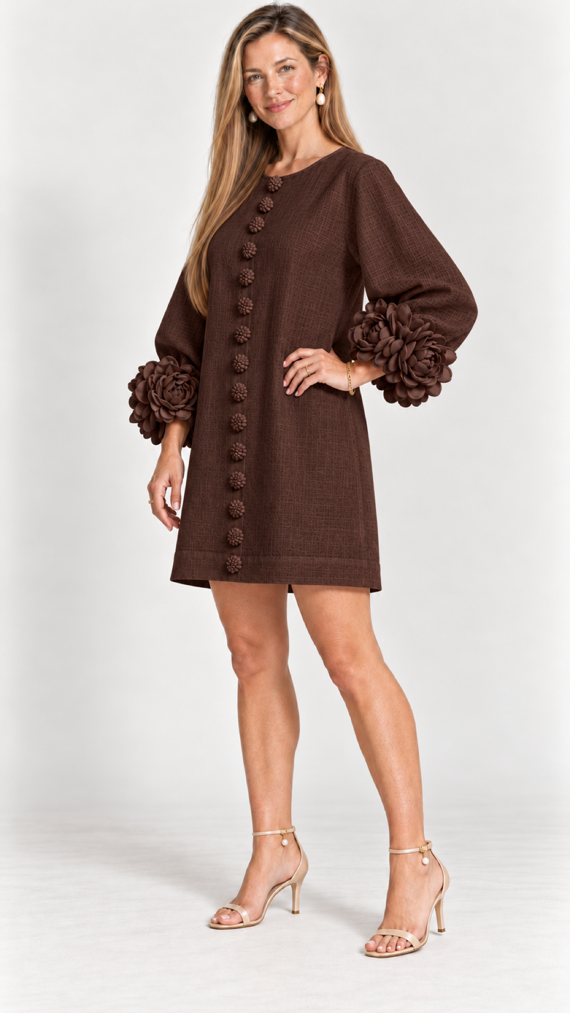 Florina Minikleid mit Blütendetails – Marrom – Vista 13