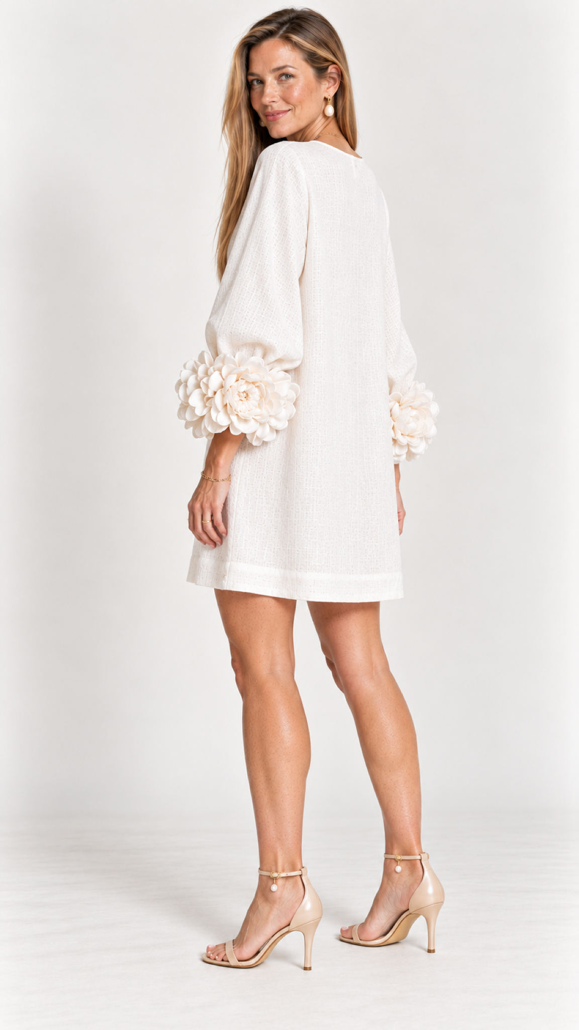 Florina Minikleid mit Blütendetails – Off White – Vista 3