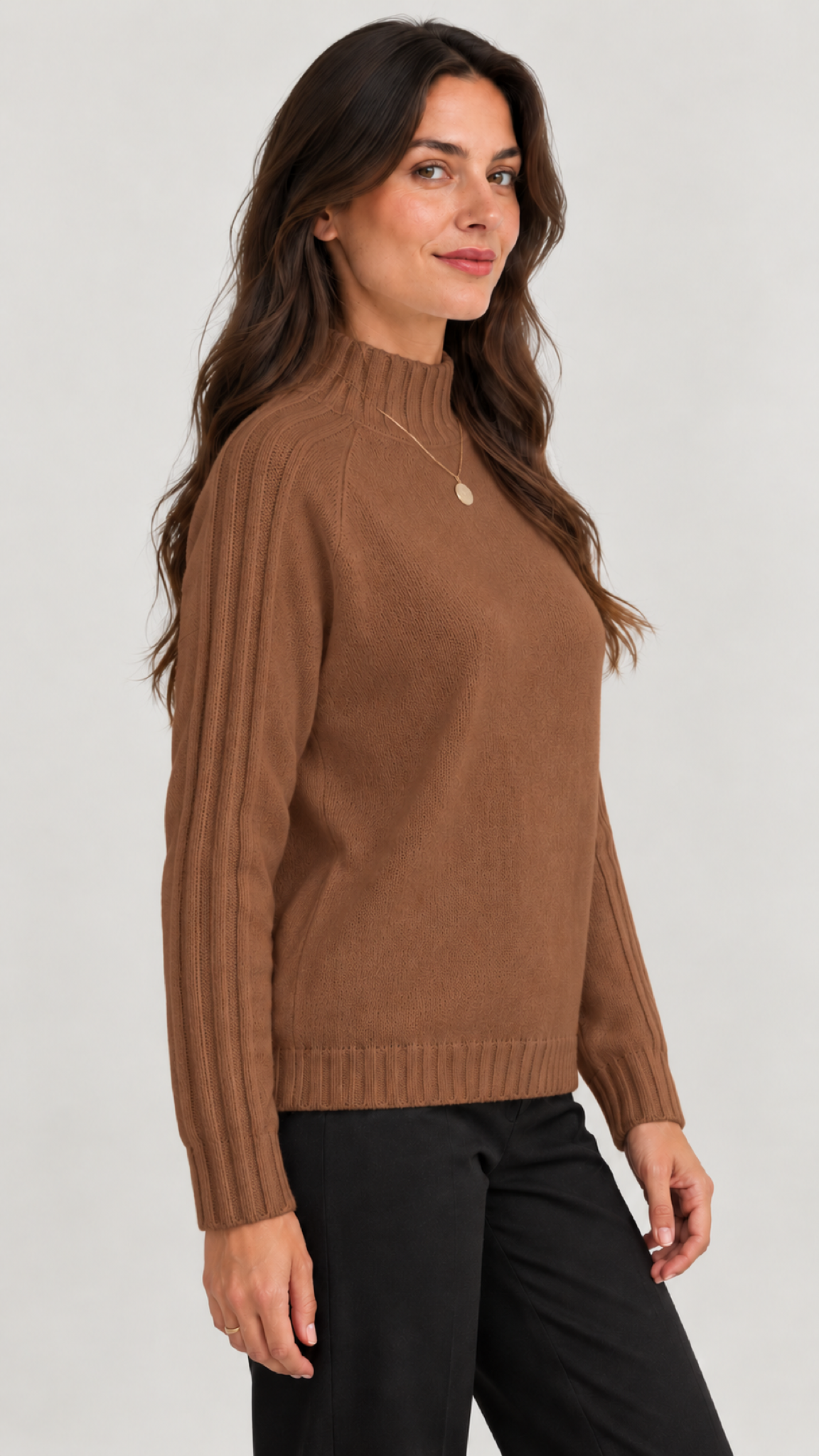 Hannah in Marrom – 03-lateral