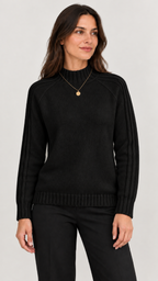 Hannah in Preto – 01-principal