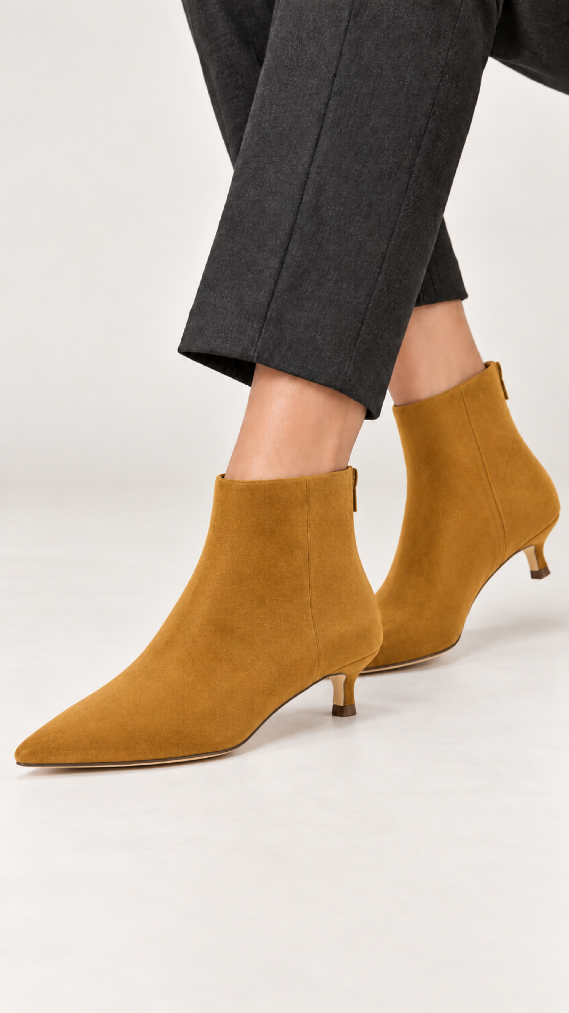 Bota de bico fino com salto kitten – Amarelo – Vista 1