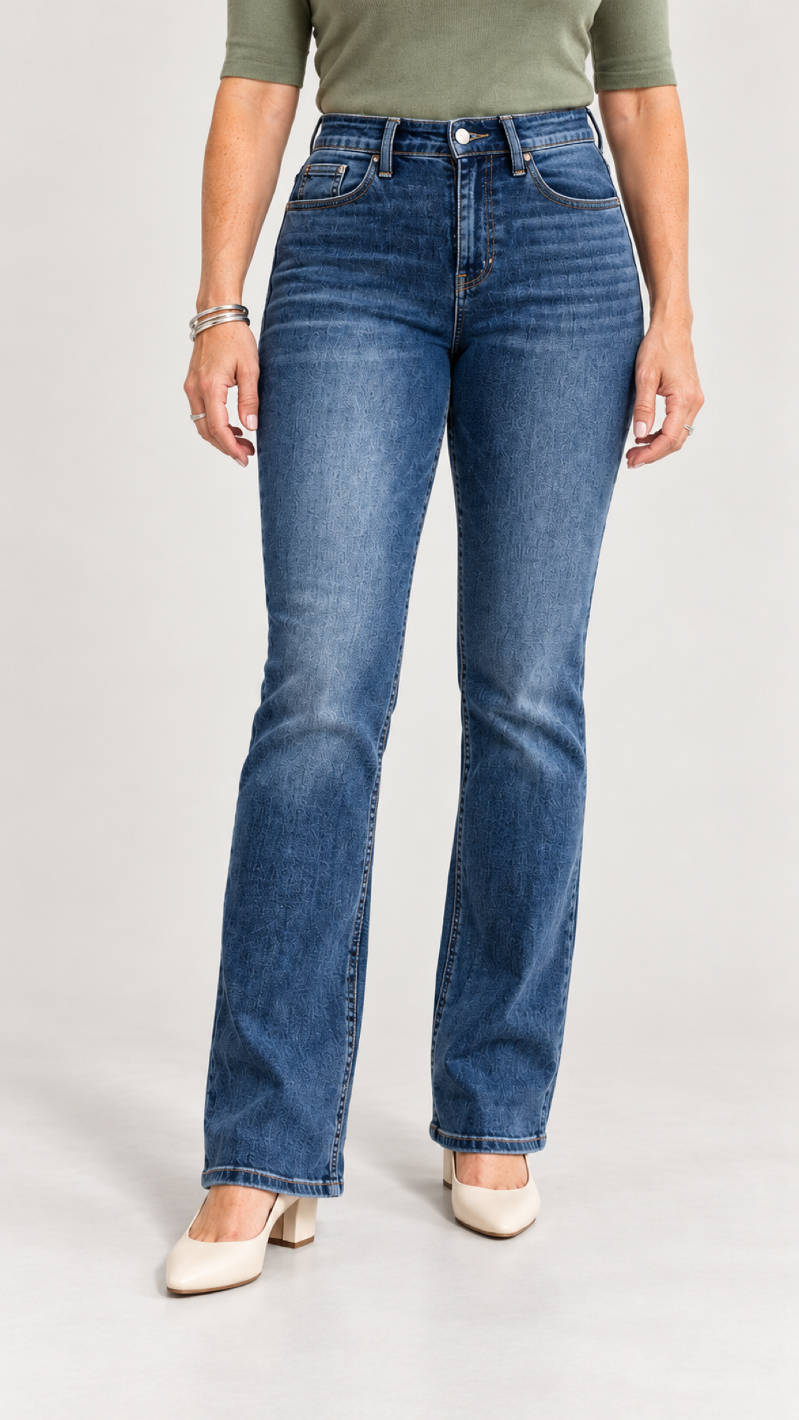 Nora Stretch-Jeans – Dunkle Vintage-Waschung – Detalhe von Bund bis Schuhen