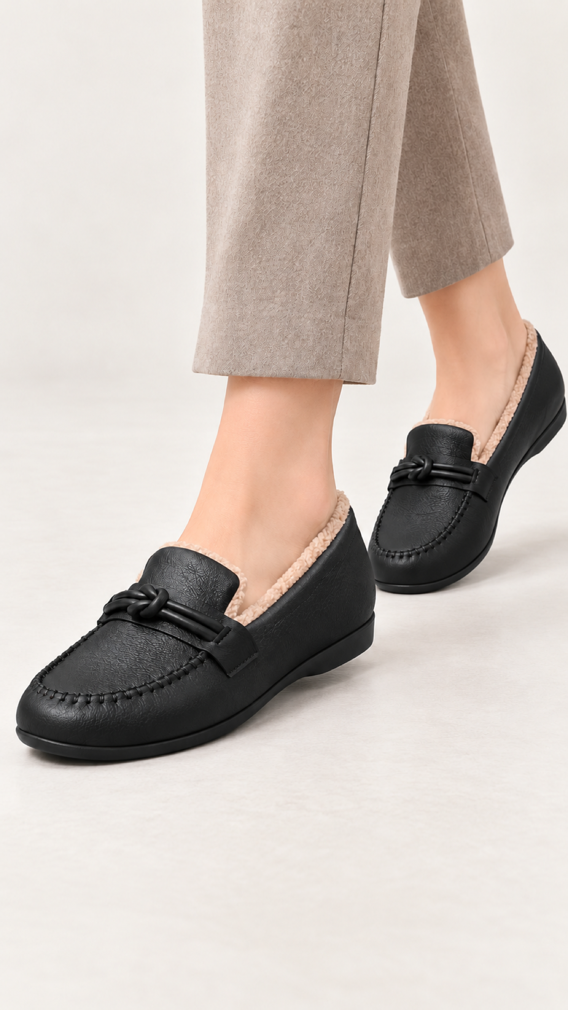Mule forrado com detalhe de nó – Preto – Vista 1