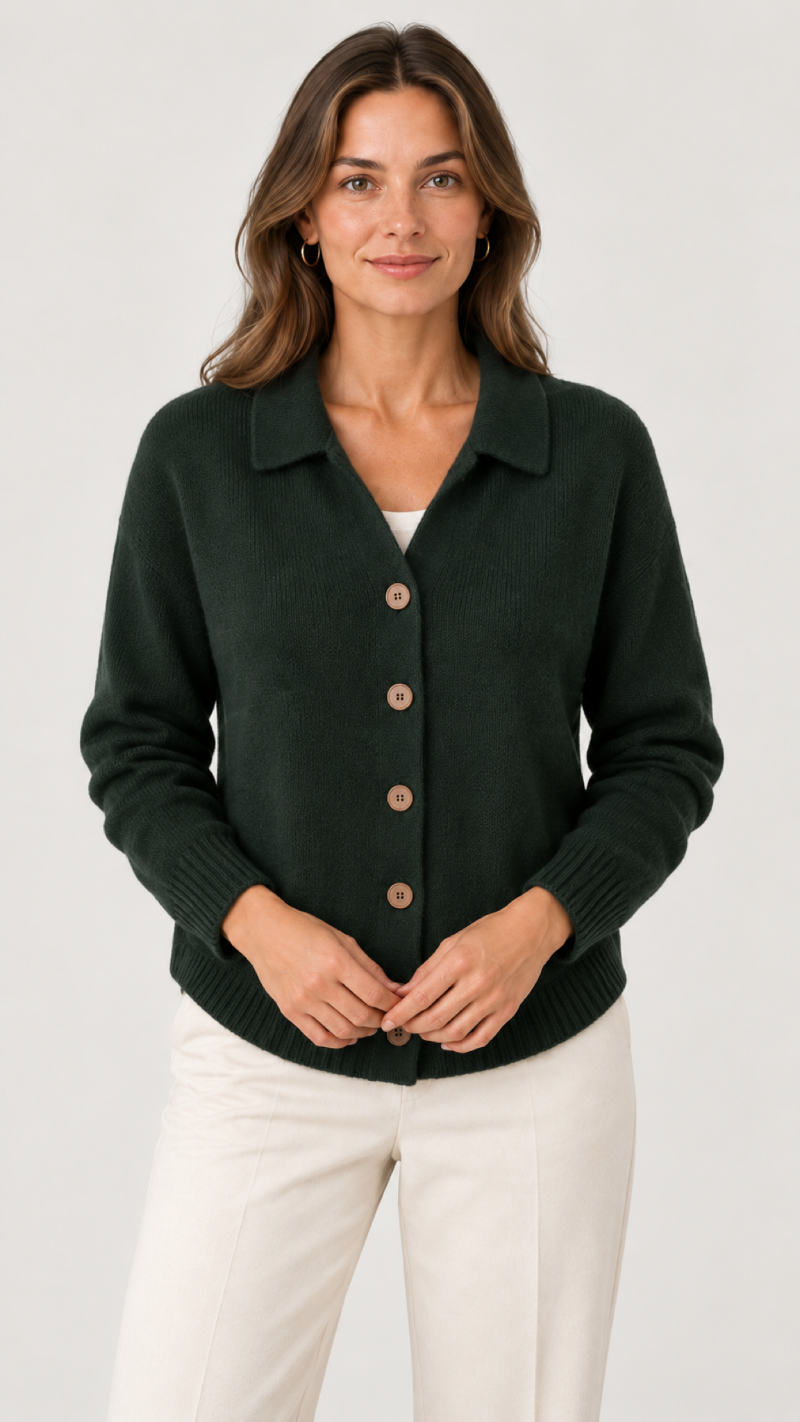 Wrenley in Verde-pinho – Polokragen und Detalhes do tricô