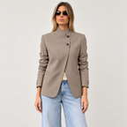 Blazer Feminino Gola Alta Assimétrica Leonora — Caqui — imagem 3